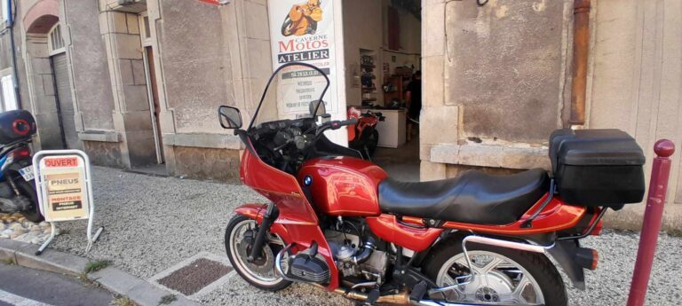 Entretien BMW – Une Belle BMW R100 RT Rouge à l’Atelier – Haute Loire